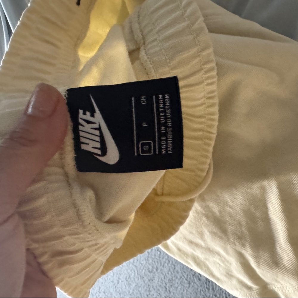 Nike White Athletic Shorts - Picture 5 of 5